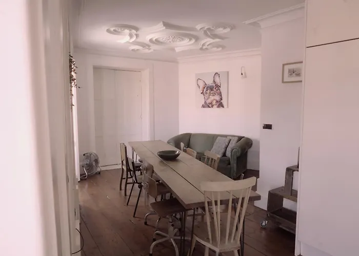 Light & Airy Historic Centre House With Balconies