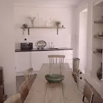 Light & Airy Historic Centre House With Balconies *