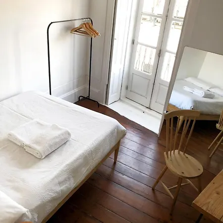 Light & Airy Historic Centre House With Balconies Holiday home *