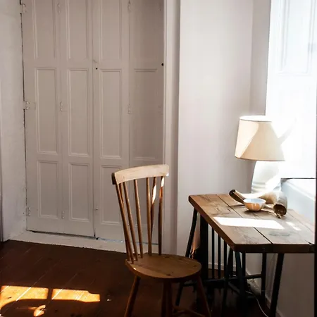 Light & Airy Historic Centre House With Balconies Holiday home Porto