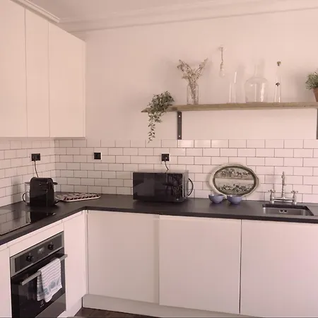 Light & Airy Historic Centre House With Balconies Holiday home Porto