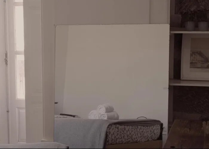 Light & Airy Historic Centre House With Balconies Holiday home