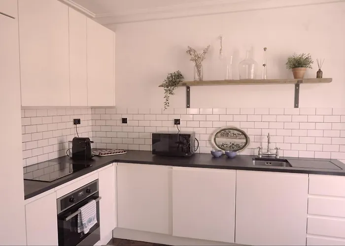 Light & Airy Historic Centre House With Balconies Holiday home Porto