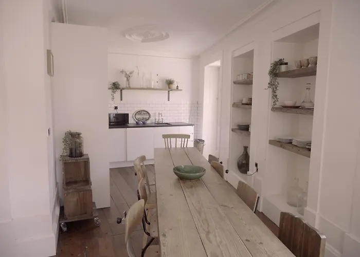 Light & Airy Historic Centre House With Balconies Πόρτο