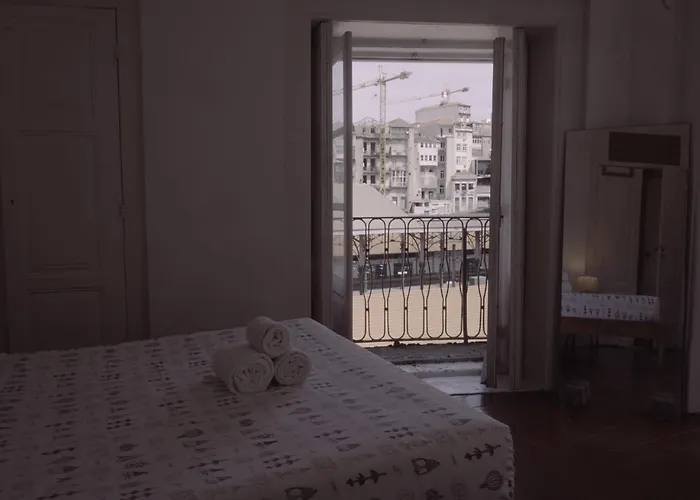 Tatil Evi Light & Airy Historic Centre House With Balconies *